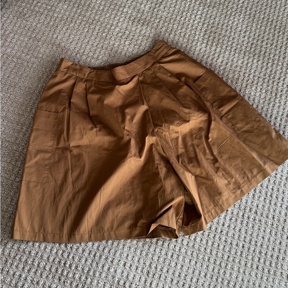Lalu Camel Brown High-Waisted Pleated Shorts with Pockets - Size L